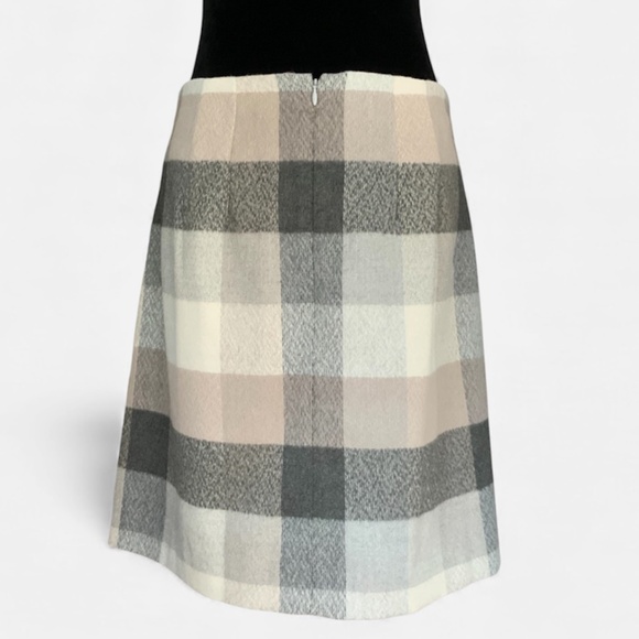 LOFT Neutral Buffalo Ivory Grey Tan Plaid Mini Skirt SZ 6 - Picture 2 of 8